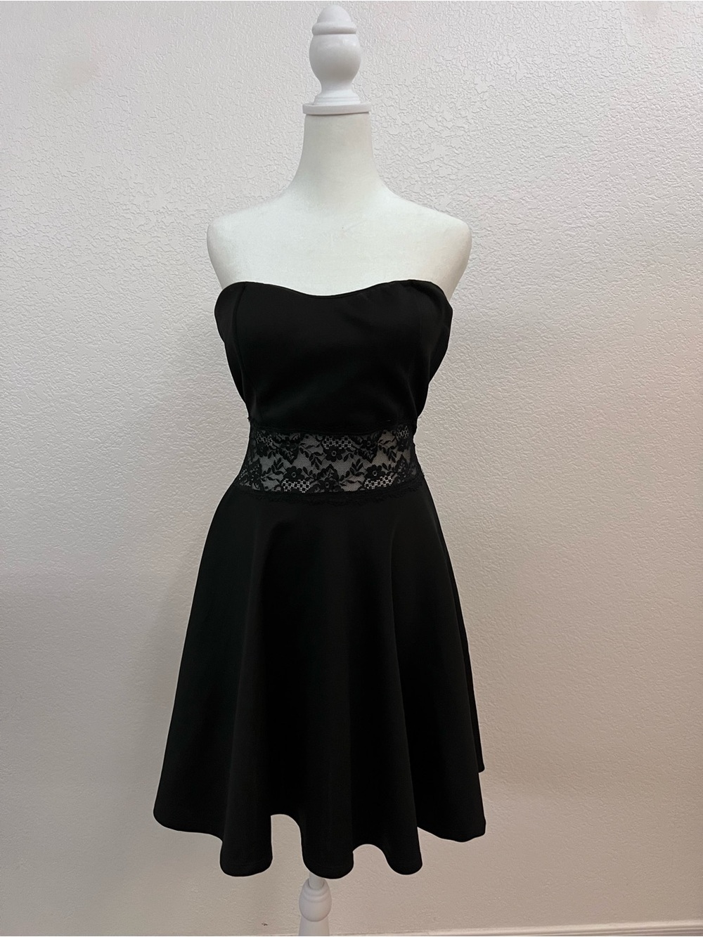 Wild Daisy Black Strapless Lace Waist Skater Dress Size Small Mini Party